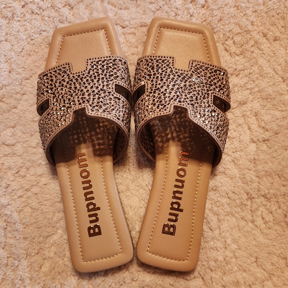 NEW Rhinestone Square Toe Flat Sandals - Picture 4 of 9